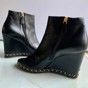 CHANEL Chain-Link Wedge Booties - Black